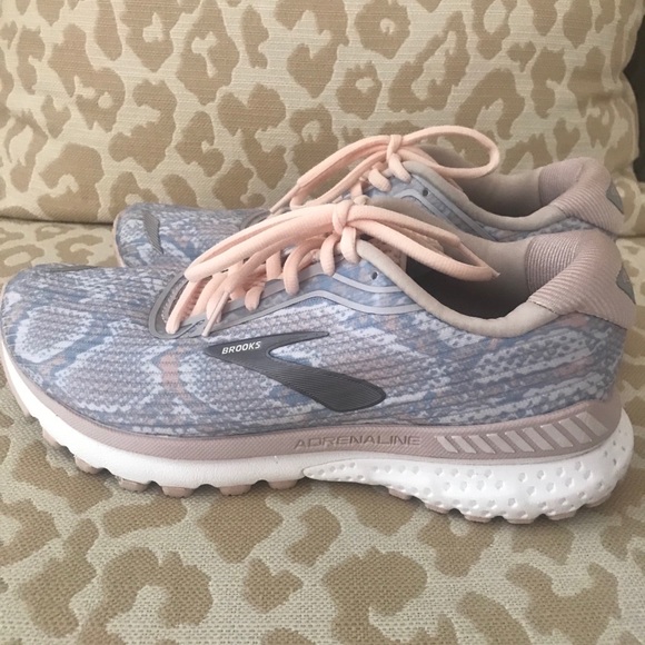 brooks adrenaline snake print